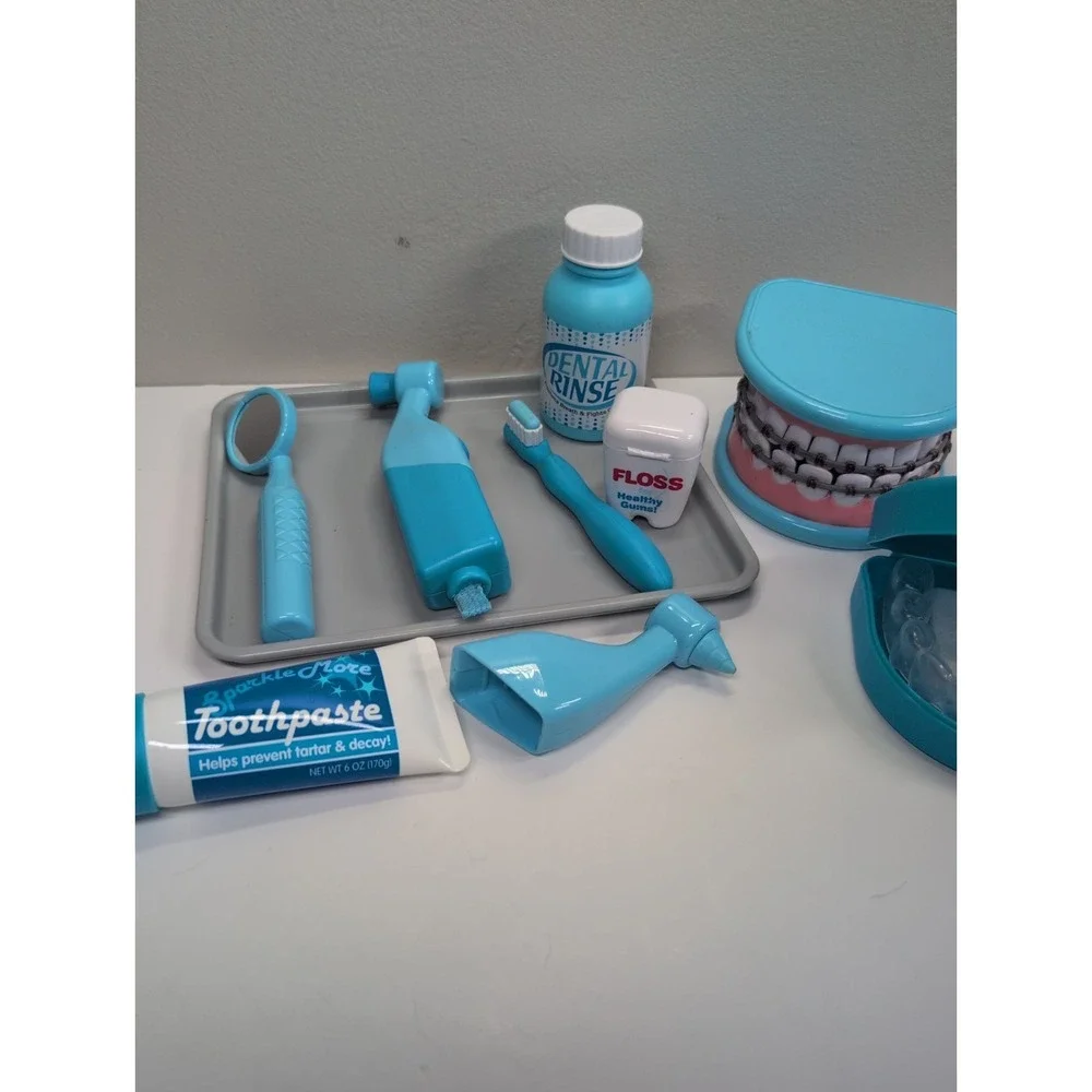 14 Piece Melissa & Doug Super Smile Dentist Play Set Dental Kit Educational Toy